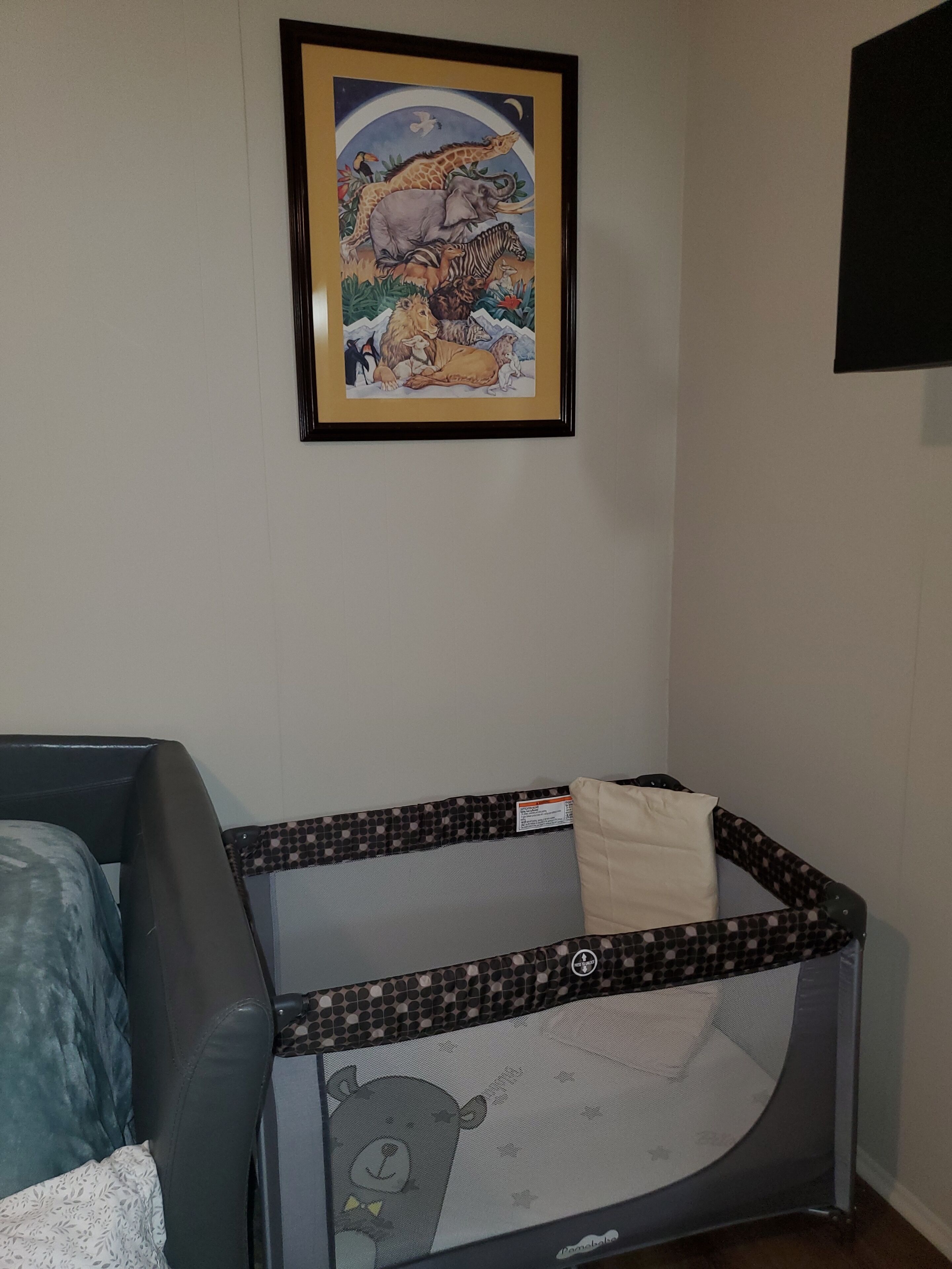 2 bedrooms, iron/ironing board, travel cot, free WiFi