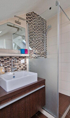 Apartment | Bathroom
