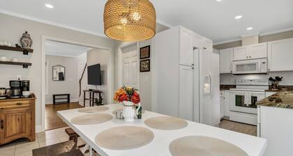 Ridgeview Retreat with Firepit and Mountain Views