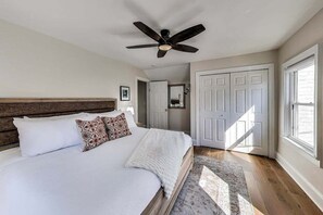 5 bedrooms, desk, iron/ironing board, free WiFi