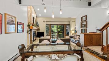 Télévision, cheminée