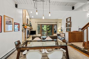 Télévision, cheminée