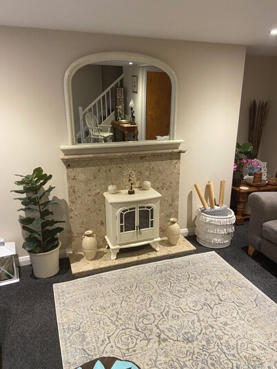 Perfect location cottage in Peel centre