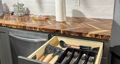 Quiet 2BR Albemarle Suite Near Morrow Mountain