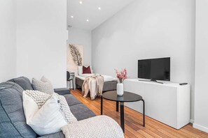 Televisión, oficina