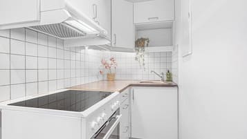 Kühlschrank, Ofen, Herdplatte, Geschirrspüler