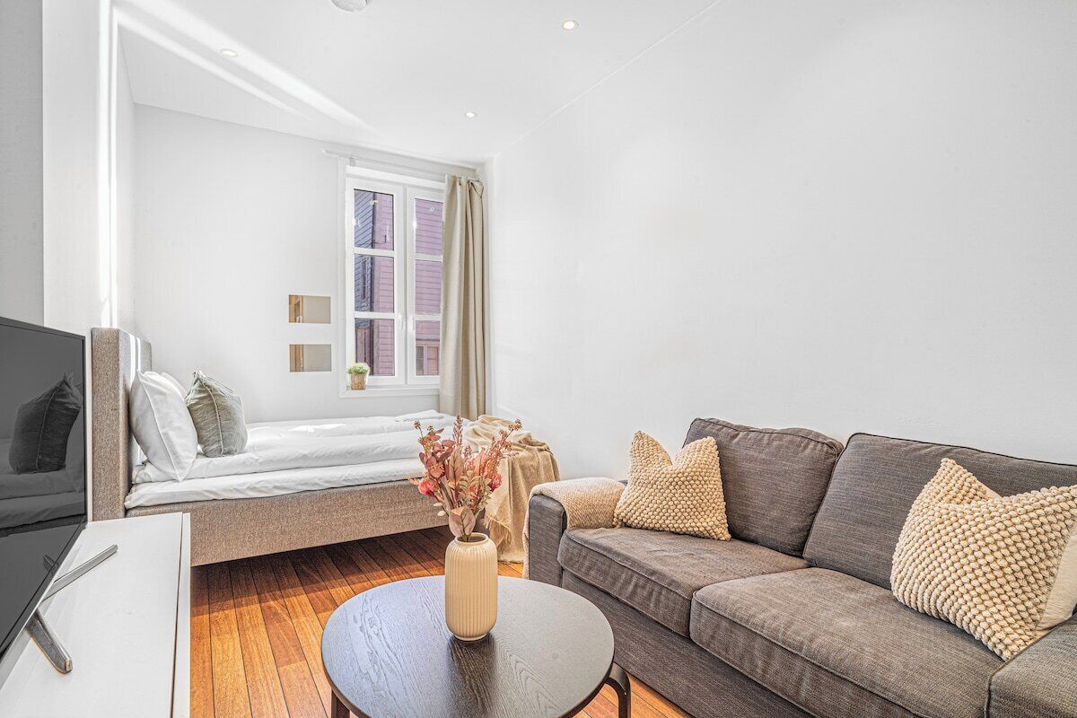 Een televisie en een kantoor