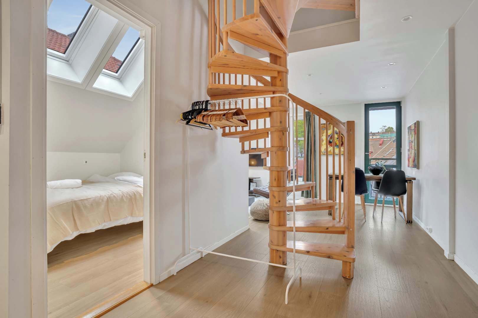 3 soverom, skrivebord, strykejern/-brett og wi-fi