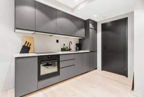 Fridge, microwave, oven, stovetop - JR17 - 2BR Modern Stay near Grieghallen (Bergen)