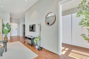 Interior - 206SB10 - Magical Harbour Views (Bergen)