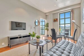 TV, offices - 206SB10 - Magical Harbour Views (Bergen)