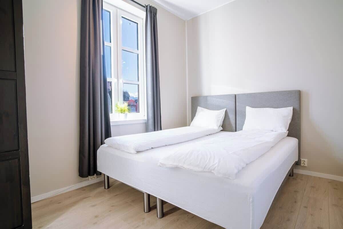 2 soverom, strykejern/-brett, reiseseng for barn og wi-fi