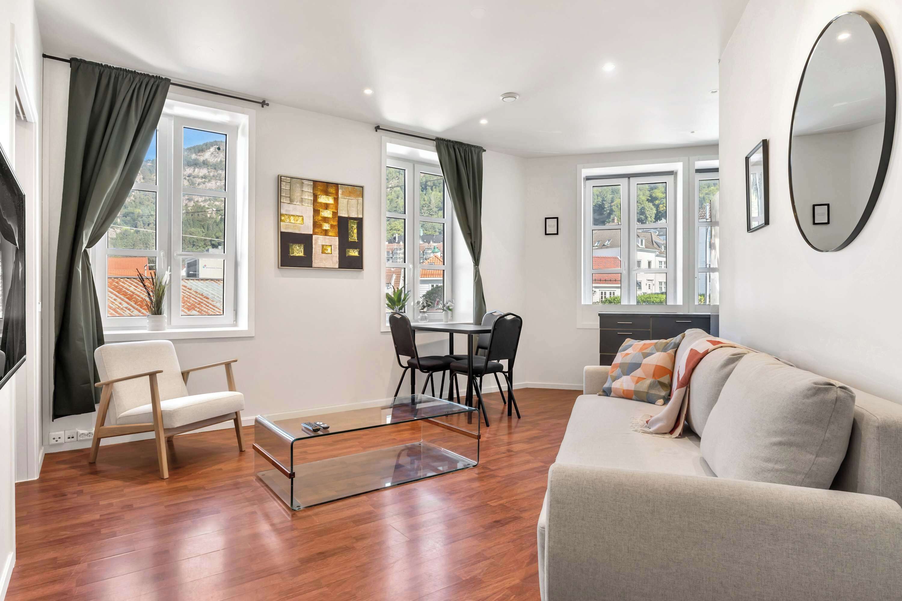 Televisión y oficina 