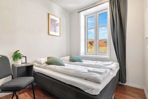 1 chambre, bureau, fer et planche à repasser, Wi-Fi