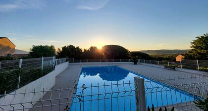 Mazet provençal golfe Saint Tropez .Domaine Font Mourier Gassin