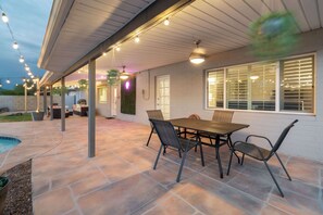 屋外ダイニングエリア