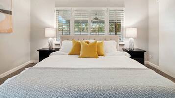 4 室のベッドルーム、デスク、アイロン / アイロン台、WiFi