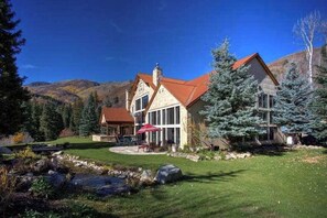 Exterior - Luxurious Mountain Retreat with Pool (Midway)
