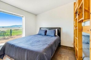 4 Schlafzimmer, Bügeleisen/Bügelbrett, WLAN, Bettwäsche