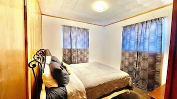 1 bedroom, WiFi, bed sheets