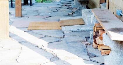 Cozy Cabin Retreat in Midway