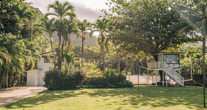 Beachfront Luxurious Hawaiian Oasis