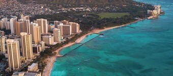 Beachfront Luxurious Hawaiian Oasis