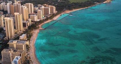 Beachfront Luxurious Hawaiian Oasis