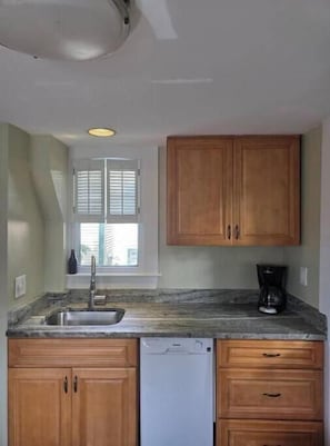 Private kitchen - Mugford Manor ~ 10 minutes to Salem (Marblehead)