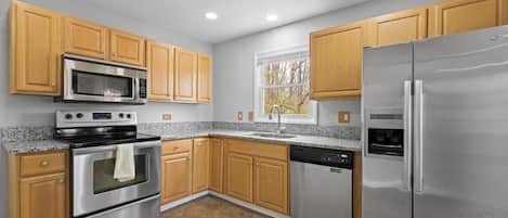 Micro-ondes, four, plaque de cuisson, lave-vaisselle