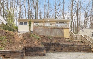 Exterior - Charming 3 bedroom house in lovely Charlottesville near UVA (Charlottesville)