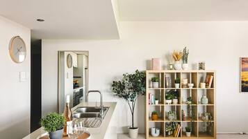 Fridge, microwave, oven, stovetop