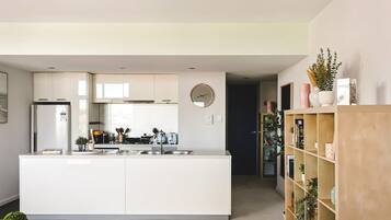 Fridge, microwave, oven, stovetop