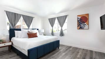 3 bedrooms, iron/ironing board, WiFi, bed sheets