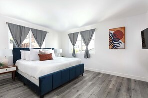 3 chambres, fer et planche à repasser, Wi-Fi, draps fournis