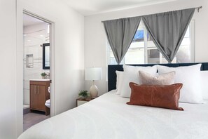 3 habitaciones, tabla de planchar con plancha, wifi y ropa de cama