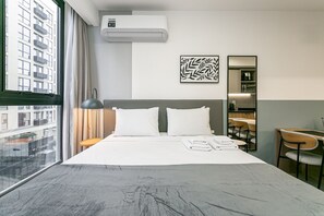 Iron/ironing board, Internet, bed sheets