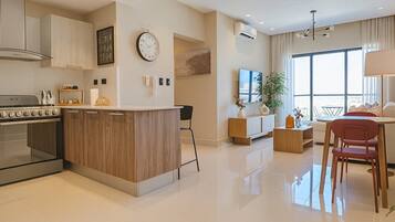 Fridge, microwave, oven, coffee/tea maker