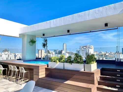 Modern2BR| GYM, Jacuzzi + WIFI| Agora-Yellowkey