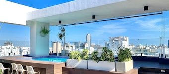 Modern2BR| GYM, Jacuzzi + WIFI| Agora-Yellowkey
