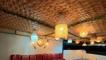 المنطقة المحيطة بالمنشأة