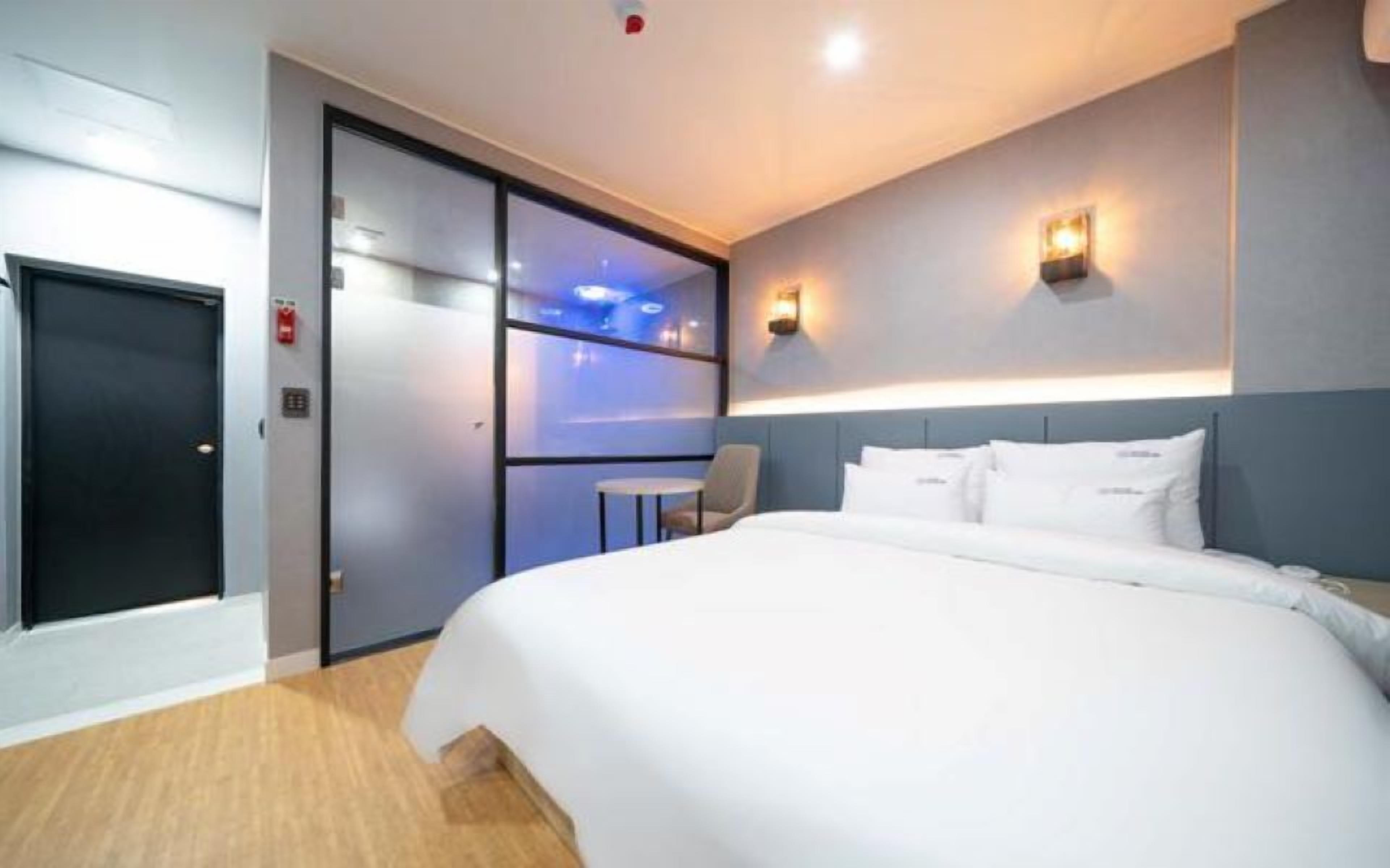 Deluxe Double Room | Desk, free WiFi