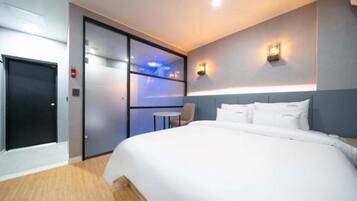 Habitaciรณn doble Deluxe | Escritorio y wifi gratis