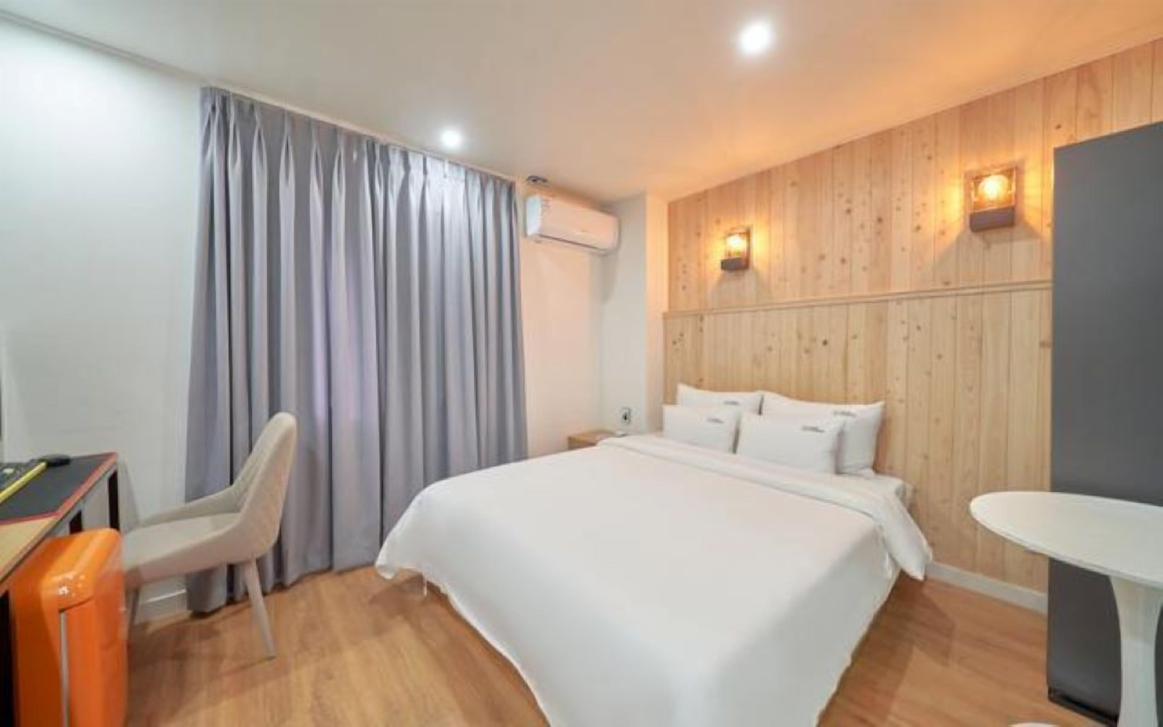 Deluxe Double Room | Desk, free WiFi