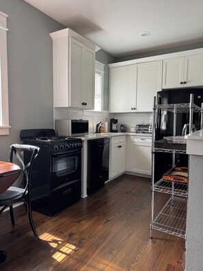 Mikrowelle, Geschirrspüler