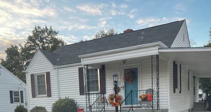 Charming 2-bedroom house in Wilson with Central Heating & Cooling