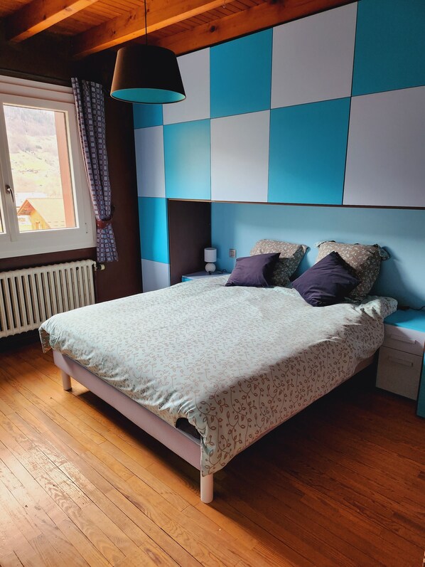 4 chambres, fer et planche à repasser, Wi-Fi, literie fournie