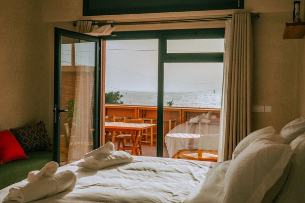Premium Triple Room, Private Bathroom (Vue mer) | Desk, laptop workspace, WiFi (free)