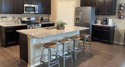 Windshire Retreat | Pool, Garage & Pet-Friendly