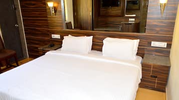 Deluxe Double Room | Free WiFi, bed sheets